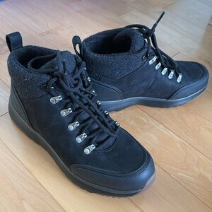 NWOT - Size 9 US Ugg Men’s Olivert Winter Boot